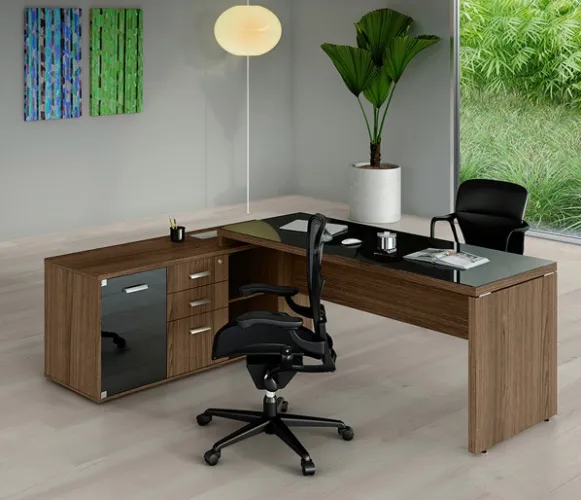 MESA DIRETIVA COM TAMPOS EM VIDRO E ARMÁRIO LATERAL - PRIMA IMPACT
